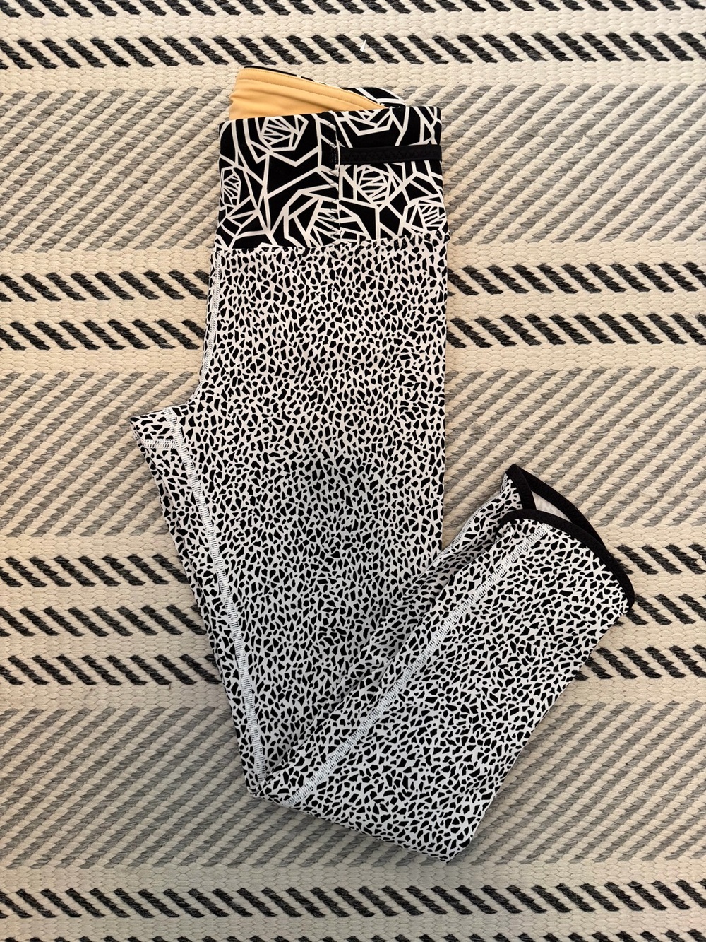 Lulu lemon Black & White Patterned Leggings with Yellow Waistband